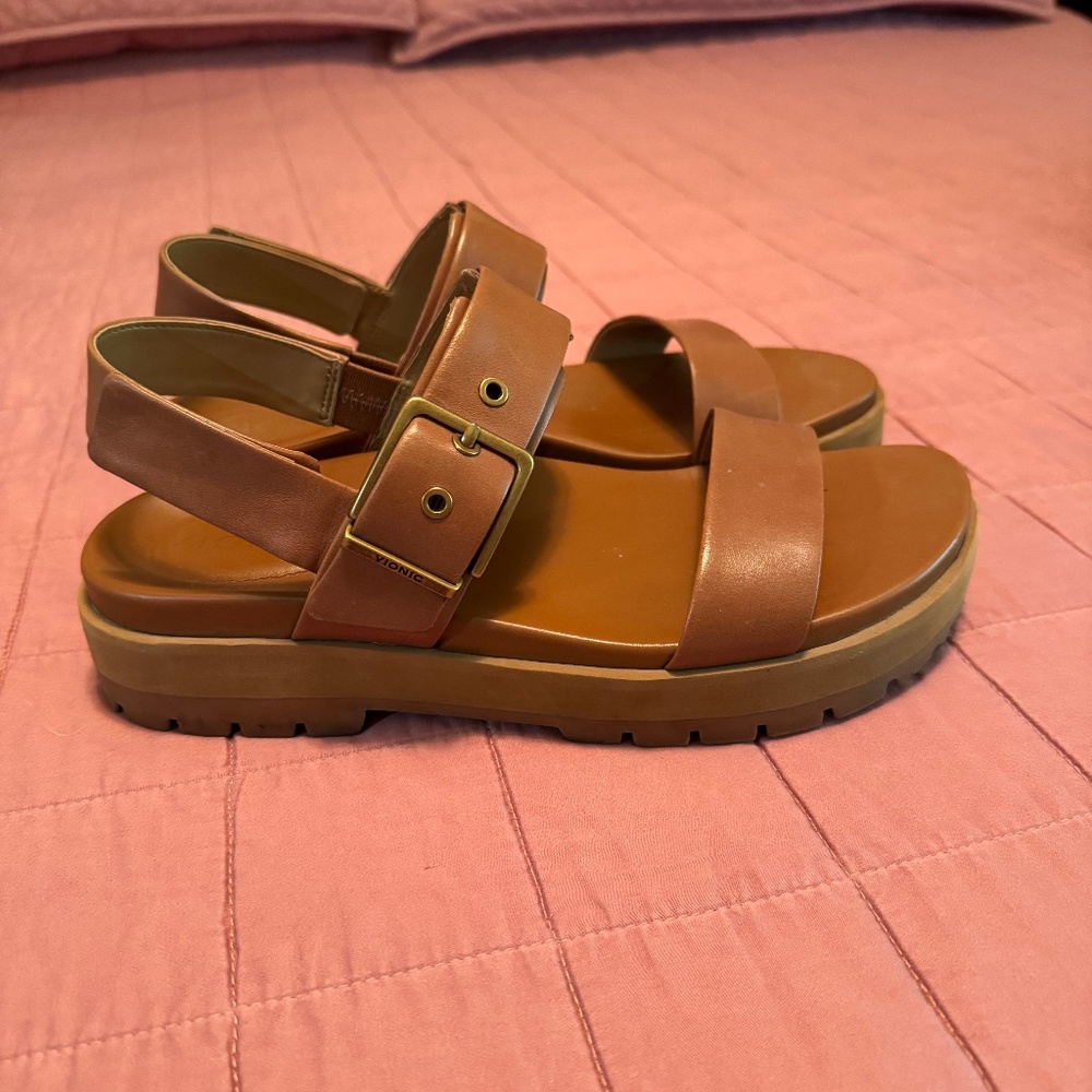 Vionic sandals size 8 1/2